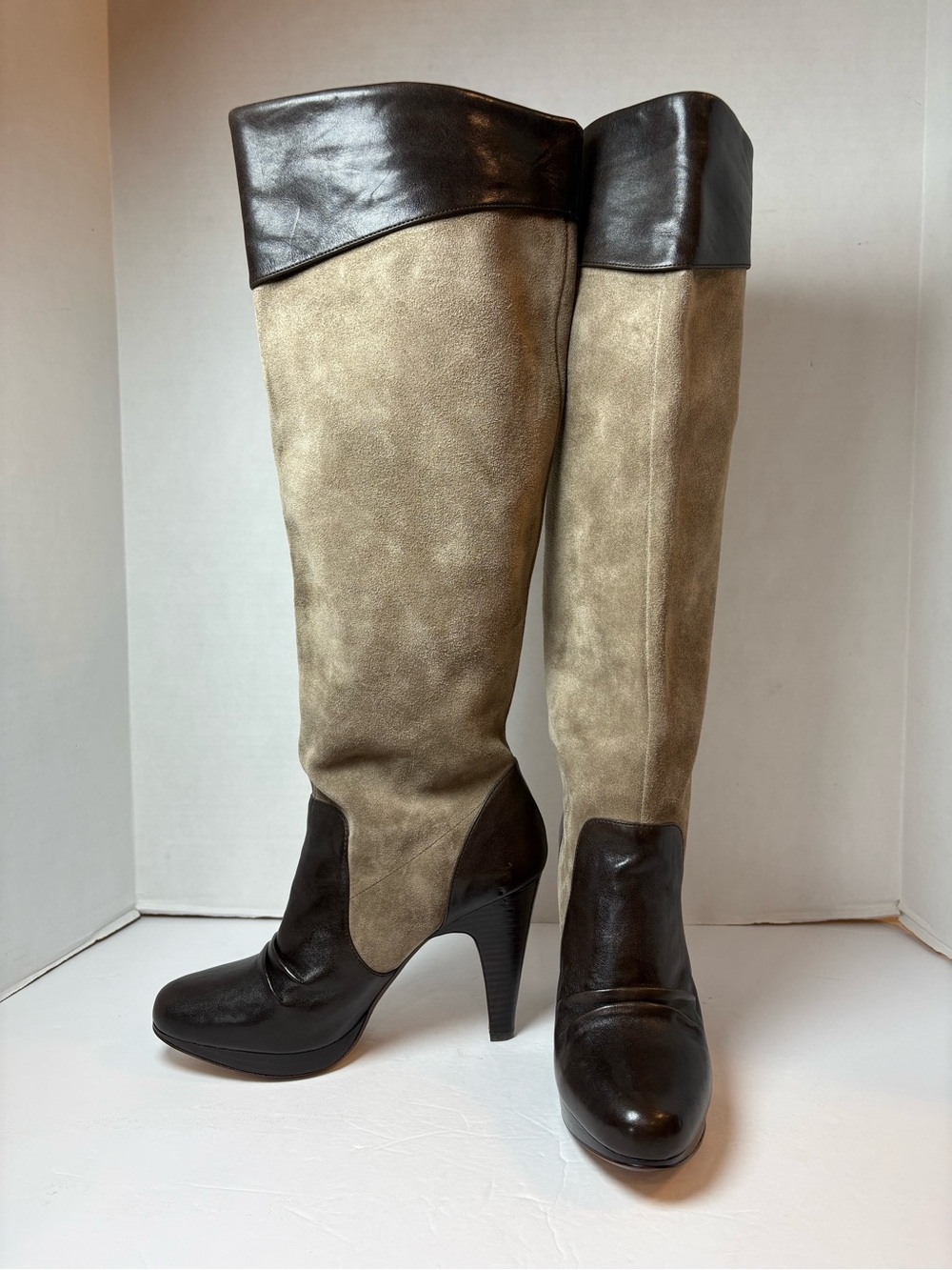 Max Studio VTG two-tone leather brown & taupe over-the-knee boots size 8M
